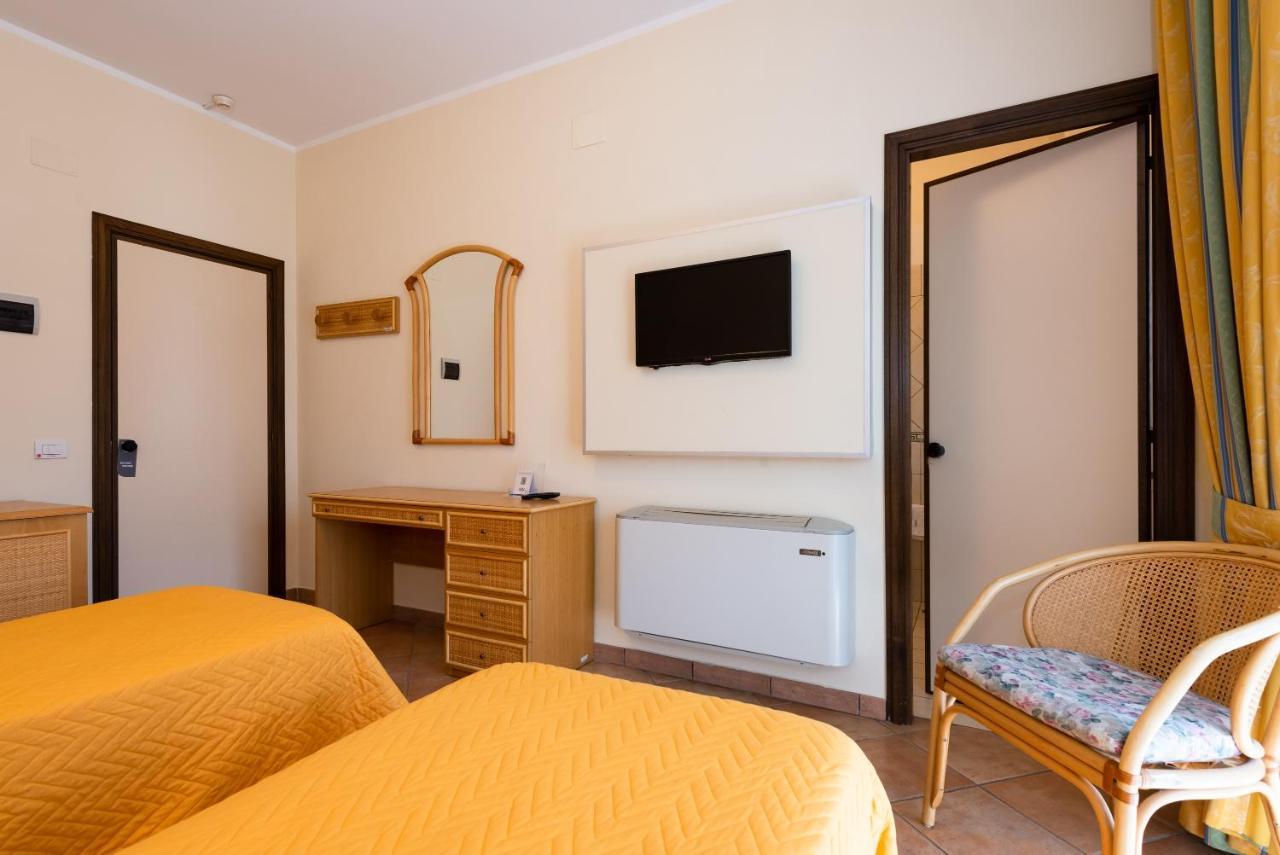 Hotel Il Ceppo 아그로폴리 외부 사진